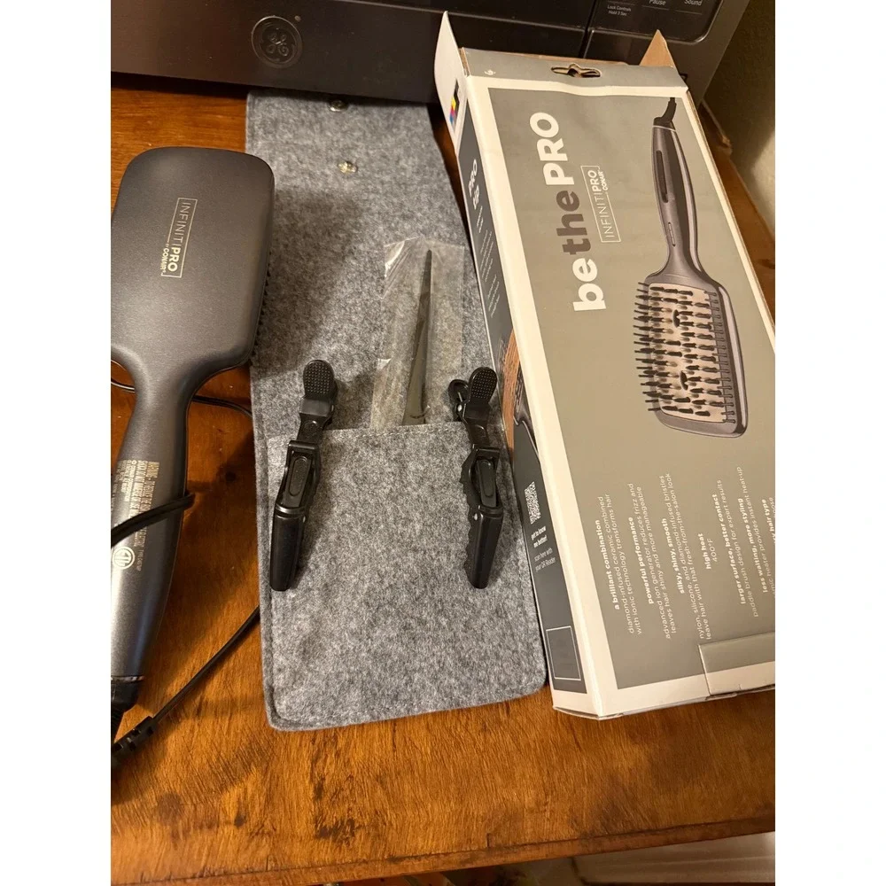 Conair InfinitiPRO Diamond-Infused Ceramic Smoothing Hot‎ Brush BC7 Gray 400F